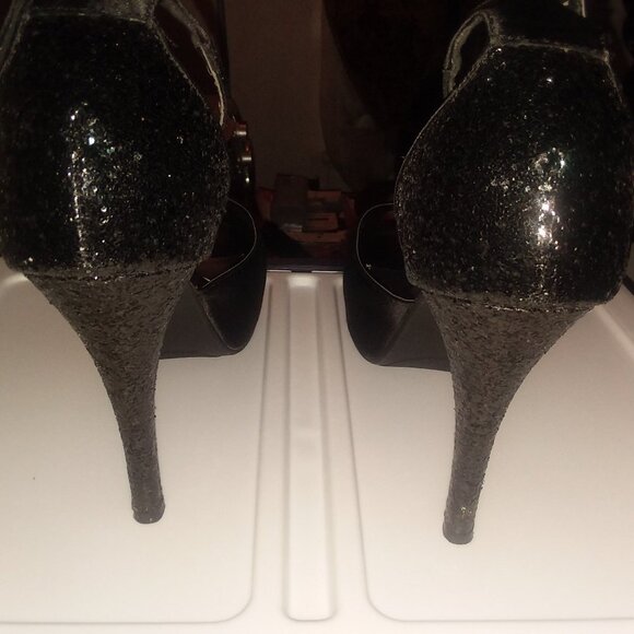 Velvet Heart Black Metallic Peep Toe Heel EUC - Picture 3 of 10